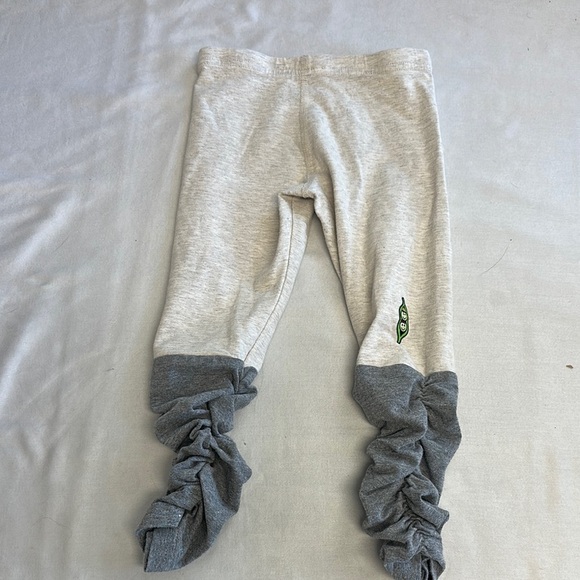Peekaboo PK Beans - Gray Ruched Leggings with Textured Design - Picture 3 of 4
